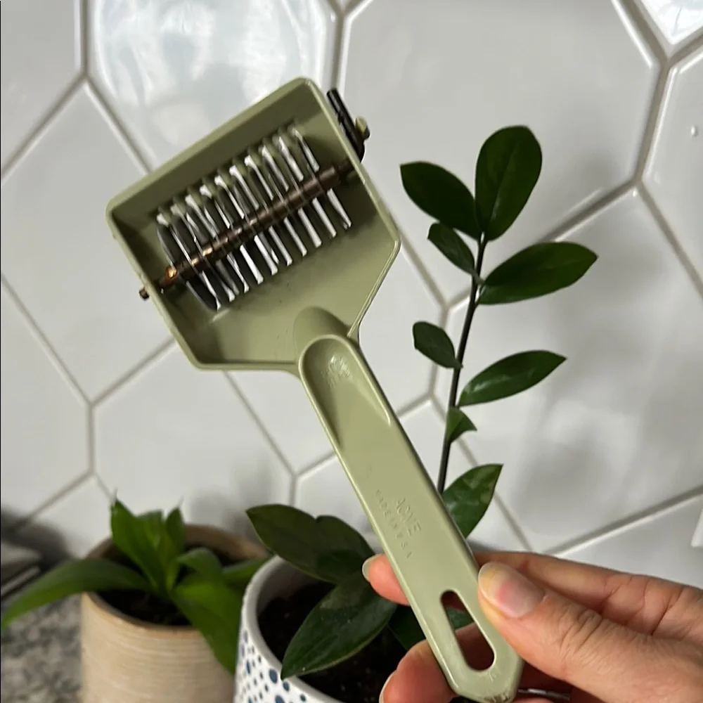 ACME Green Handheld Dough Cutter